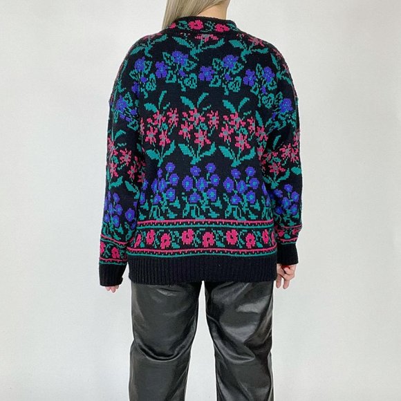 Vintage, made in USA, garden flower printed knit sweater! 💕 - Picture 4 of 4